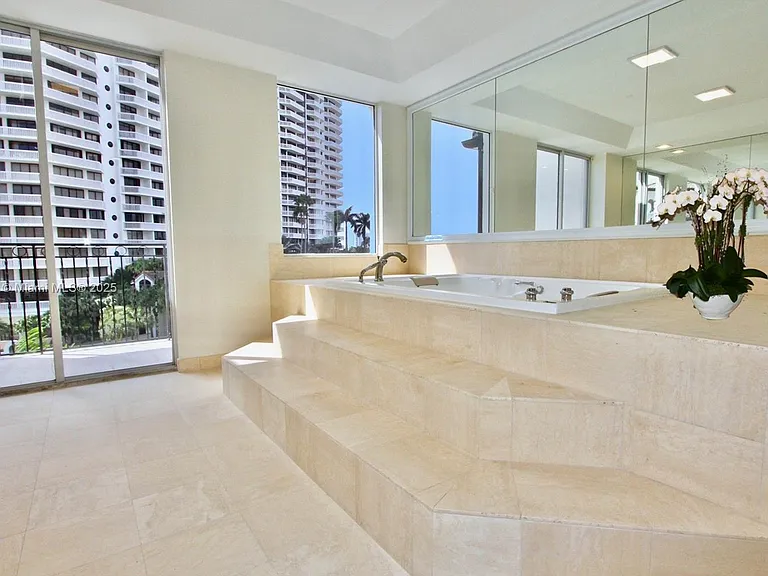 3500 Island Blvd #DPH01 — Photo 31