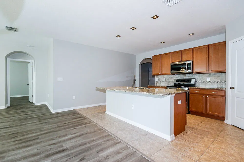 4 bed, 2.0 bath, 1851 sqft, $3,600 — Photo 3