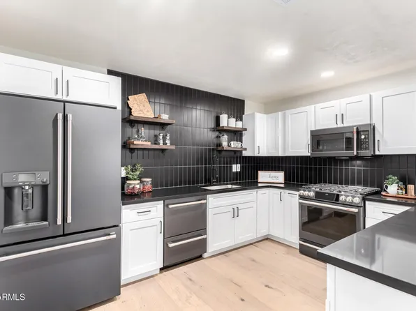 8252 E HEATHERBRAE Drive, Scottsdale, AZ 85251