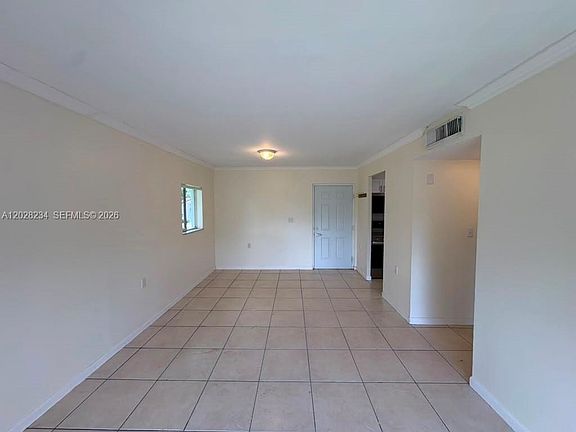 4th image of 1141 Lake Victoria Dr APT F