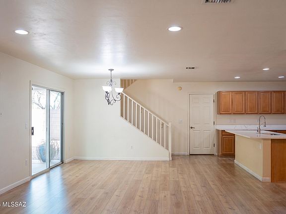4th image of 2724 N Saramano Ln