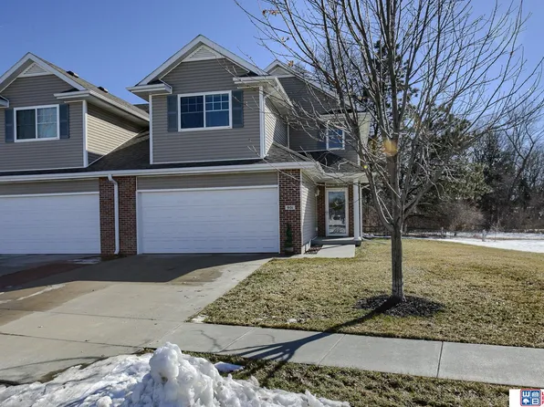 901 Carlton Cir, Lincoln, NE 68512