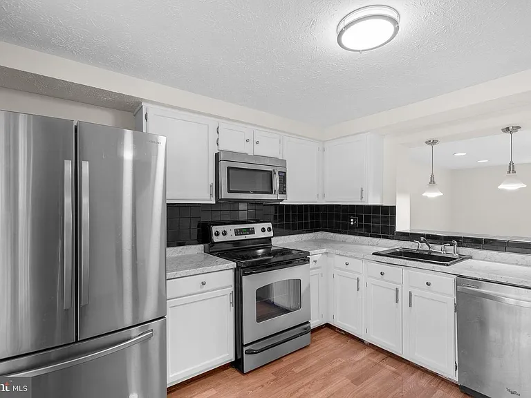 14205 Castlemoor Ct — Photo 3