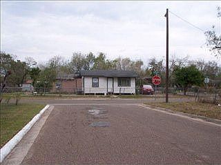 1st image of 998 S Fannin St