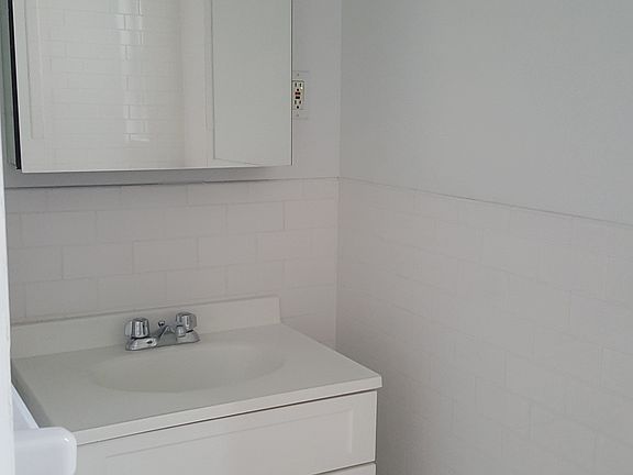 5th image of 14035 Burden Cres APT 407
