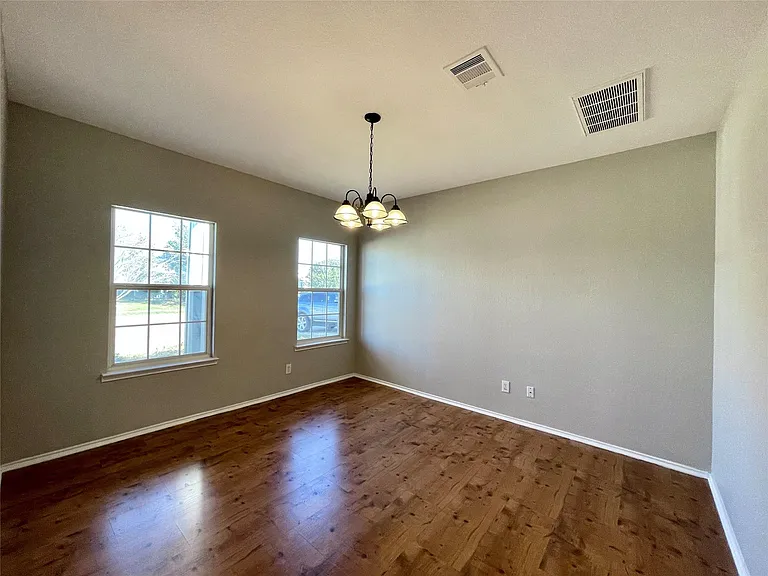 9787 Old Field Dr — Photo 6