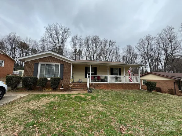 8522 Stonehurst Dr, Charlotte, NC 28214