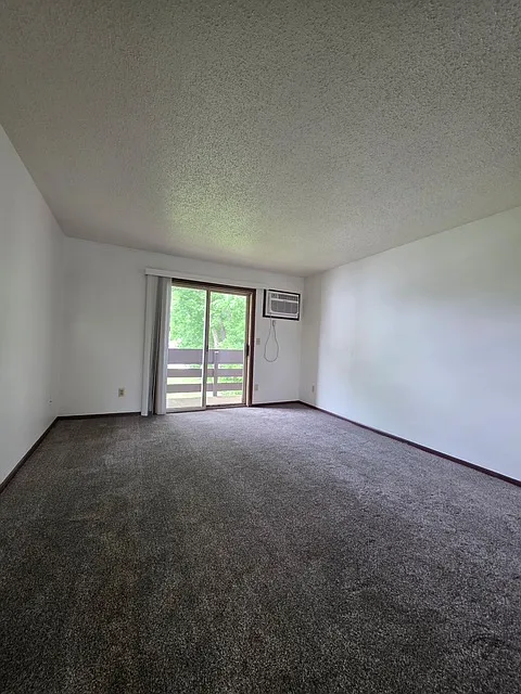 2 bed, 800 sqft, $875 — Photo 2