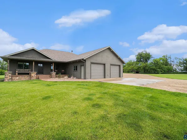 44846 231st St, Madison, SD 57042