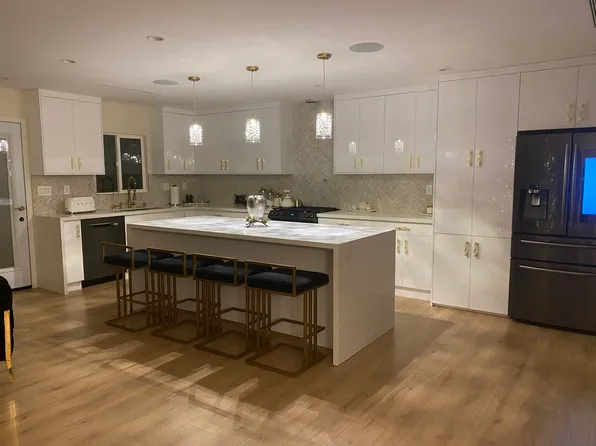 8575 Vine Valley Dr, Sun Valley, CA 91352