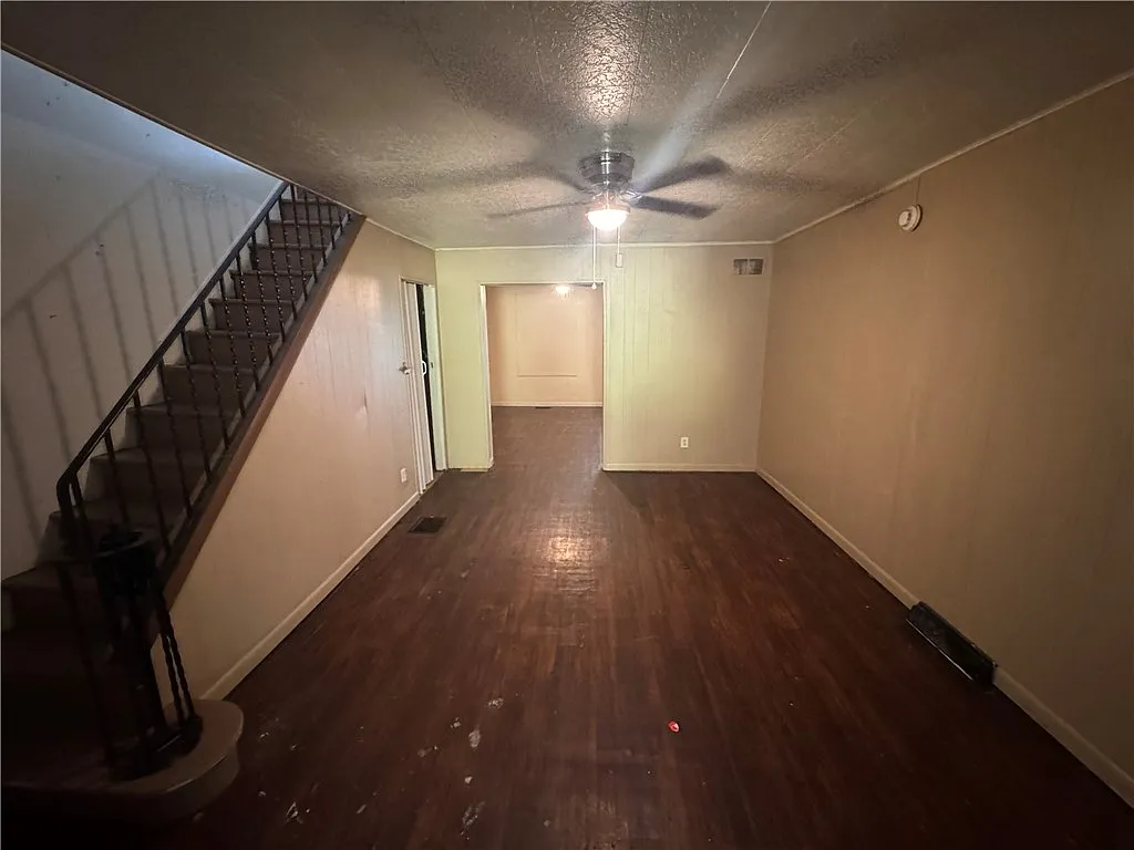 2 bed, 1000 sqft, $1,000 — Photo 3