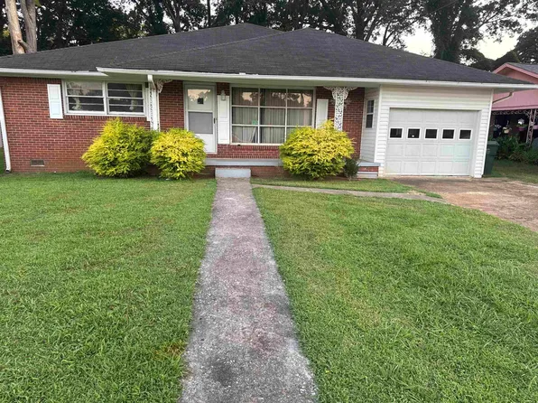 1108 Paul E Johnson Dr, Tuscumbia, AL 35674