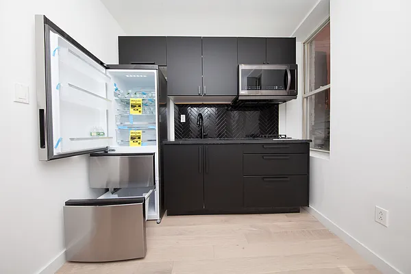 Rented by HCRE | media 4