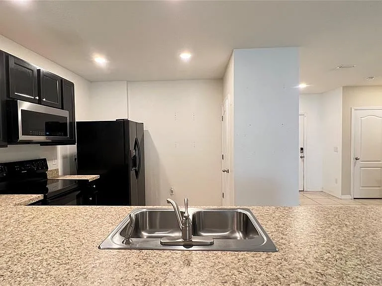 9017 Alba Ln — Photo 11