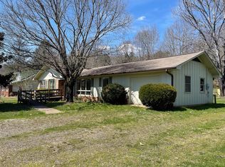 66 Fisher St, Andrews, NC 28901