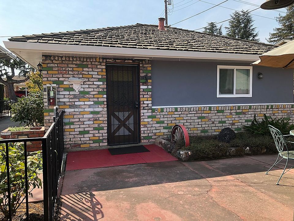 1st image of 120 Walker Dr