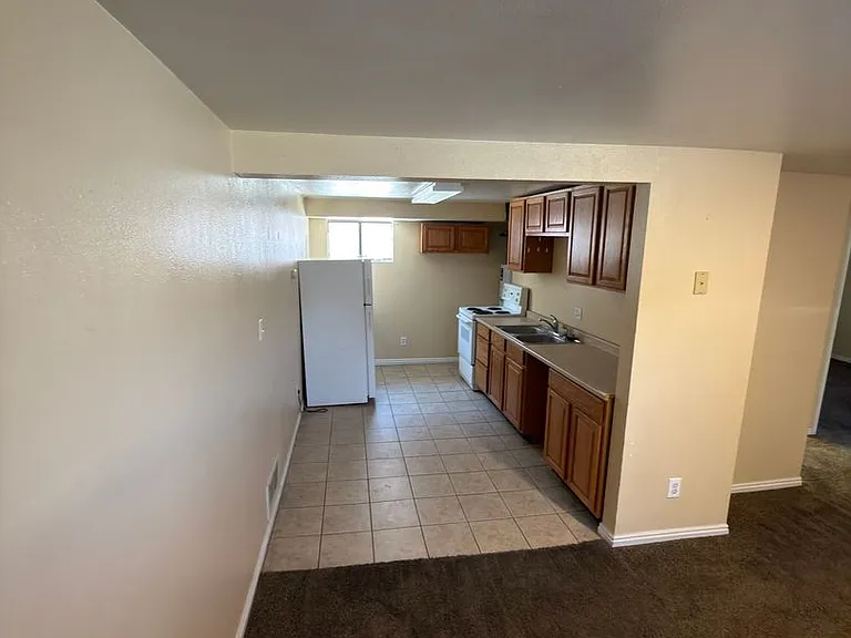 480 College Ave — Photo 7