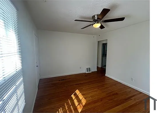 8045 Busiek Ave — Photo 9