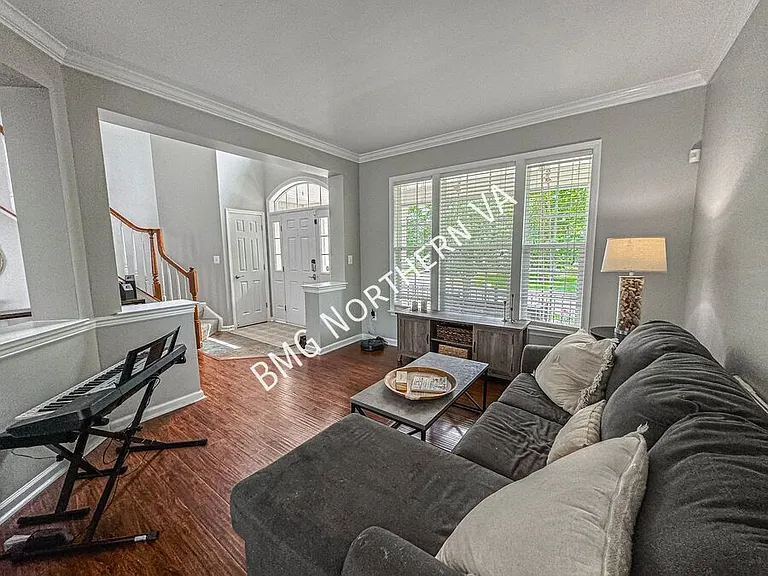 8930 Kingbird Ct — Photo 5