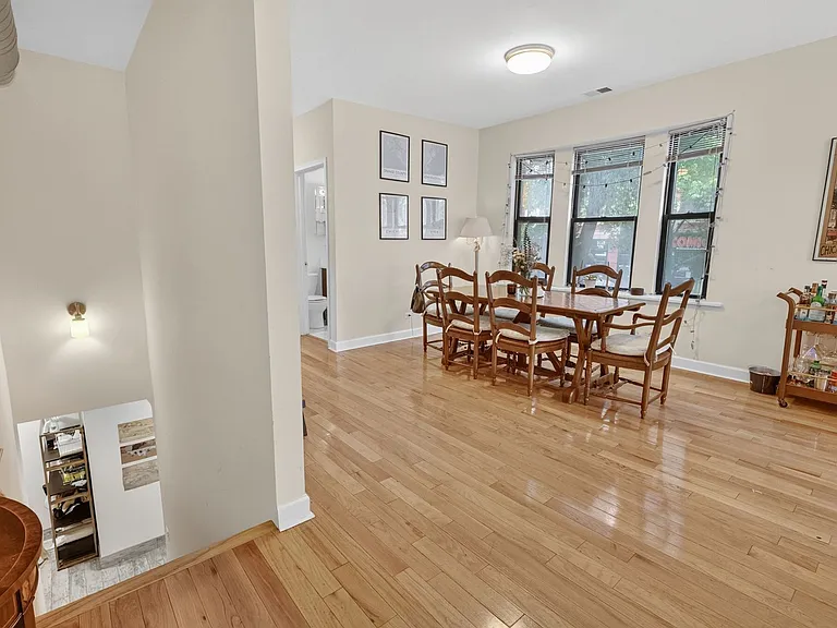 961 W Fletcher St #1 — Photo 10