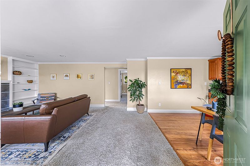 4th image of 1505 39th Street