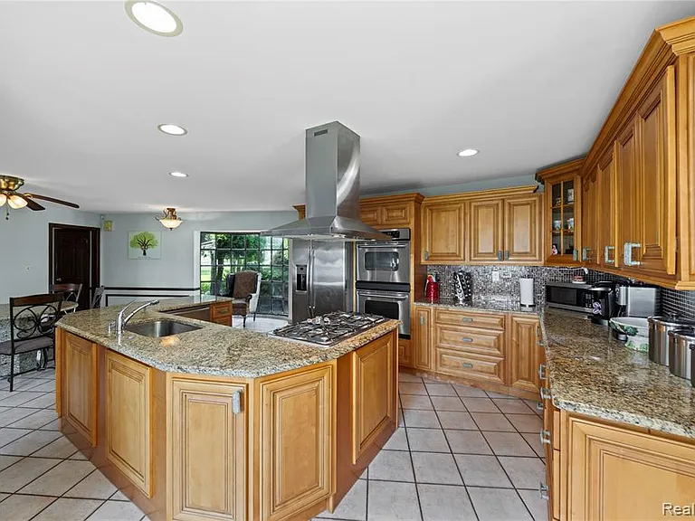 42195 Kouza Ct — Photo 8