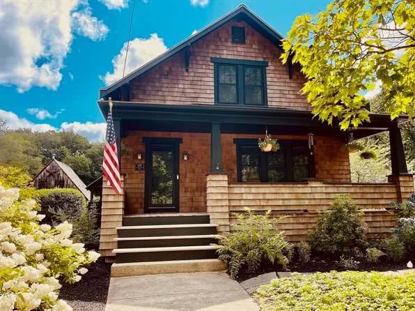 139 S Main St, Raynham, MA 02767