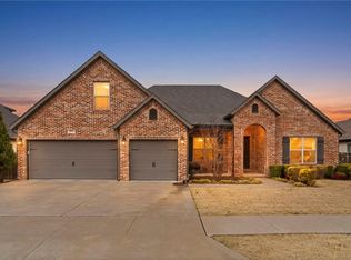 970 Clark Cir, Bentonville, AR 72713
