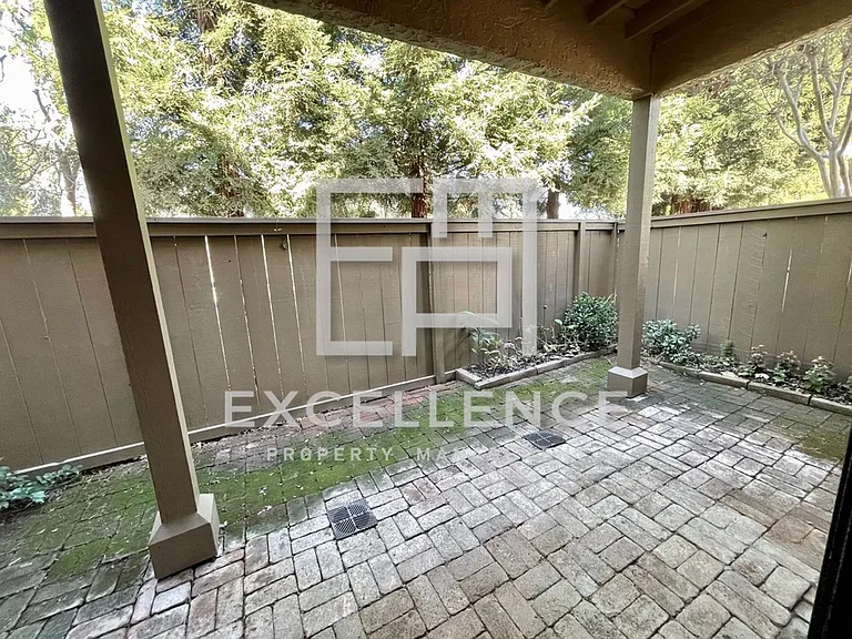 1336 Greenwich Ct — Photo 11