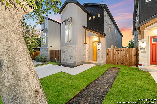3 bed, 2.5 bath, 1679 sqft, $1,700 — Photo 2