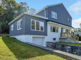 4 Cross Dr, Mahopac, NY 10541