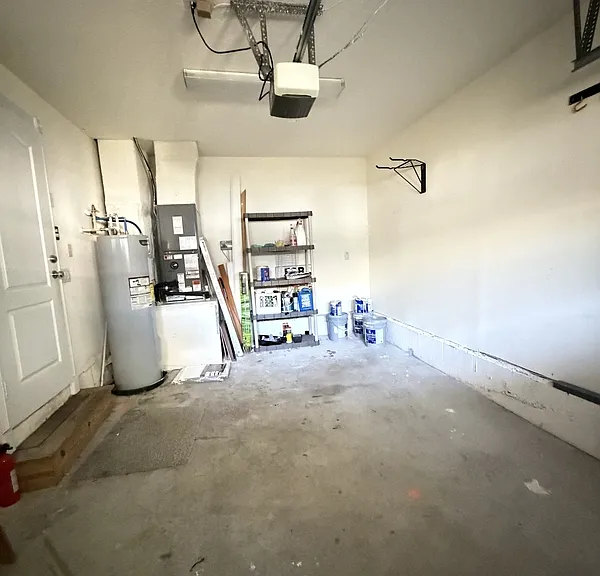 1838 Illinois St — Photo 15