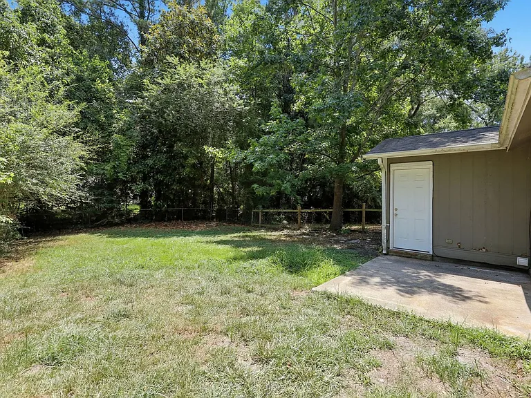 406 Cedar Creek Dr — Photo 9