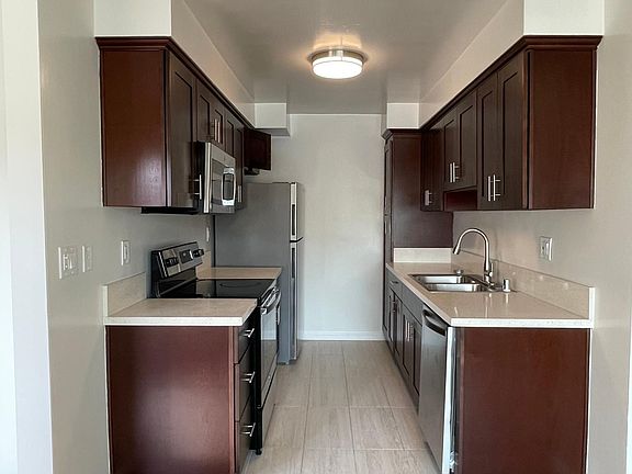 5th image of 1835 Camden Ave APT 304