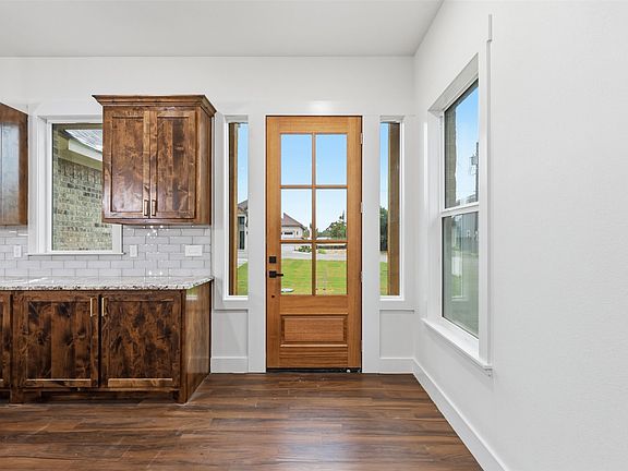 4th image of 1413 Ridgeview Cir