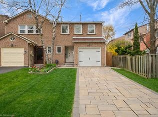 35 Cottonwood Ct, Markham, ON L3T5W9