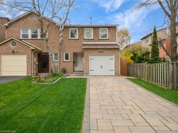35 Cottonwood Ct, Markham, ON L3T 5W9