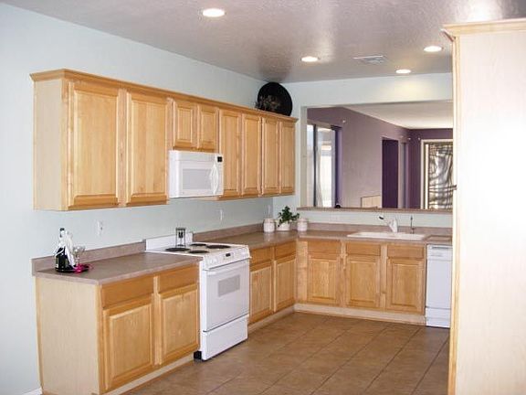 Large eat-in kitchen opens to the Great Room