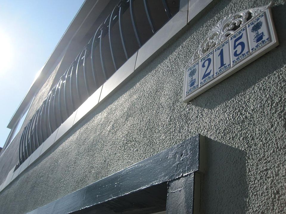 1st image of 215 Covina Ave APT 2