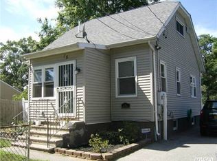15 Jamaica Ave, Wyandanch, NY 11798