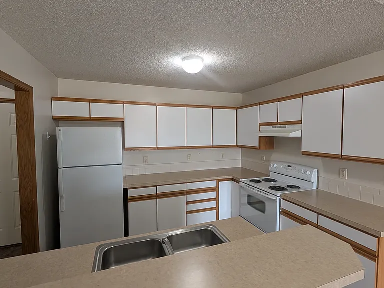 1448 N Glancey St — Photo 20
