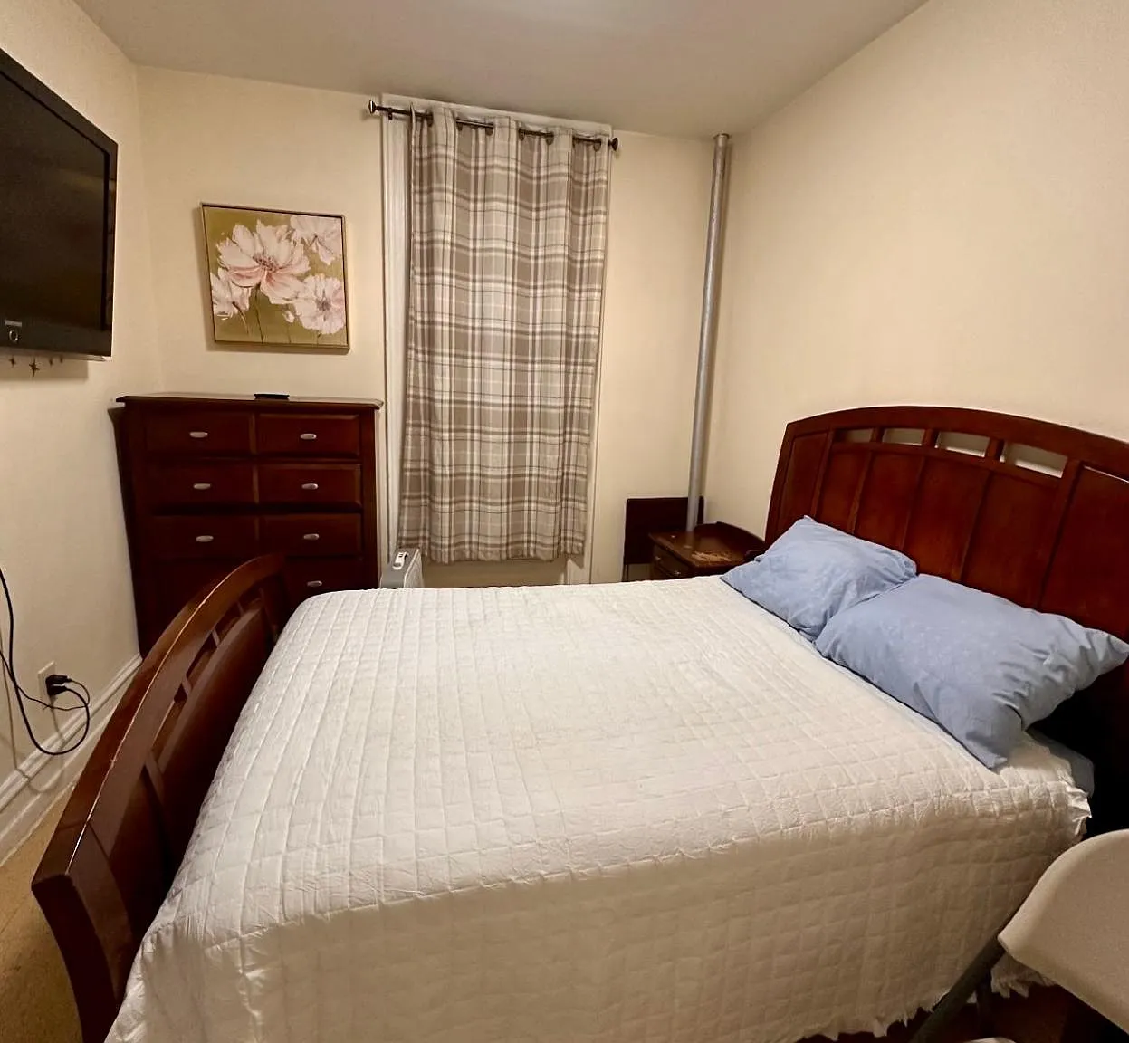 3 bed, $1,100 — Photo 1