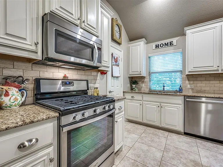 928 Lighthouse Ln — Photo 10