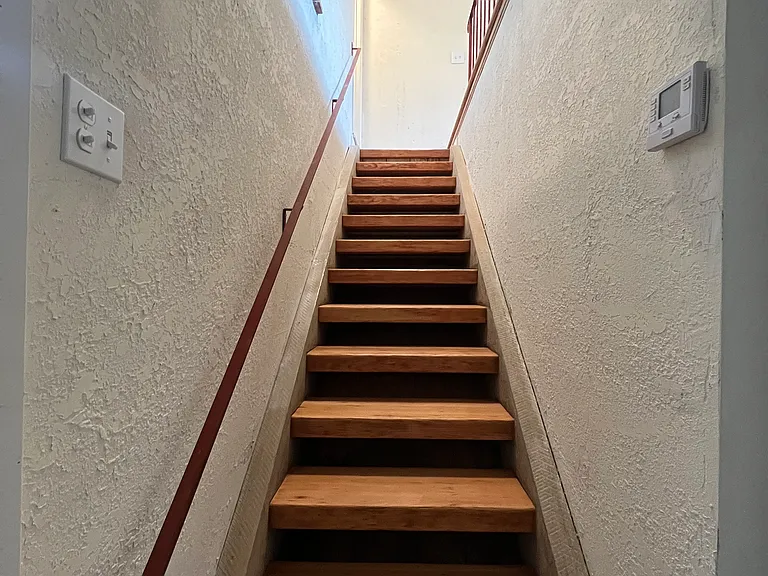 2541-2569 Le Conte Ave — Photo 58