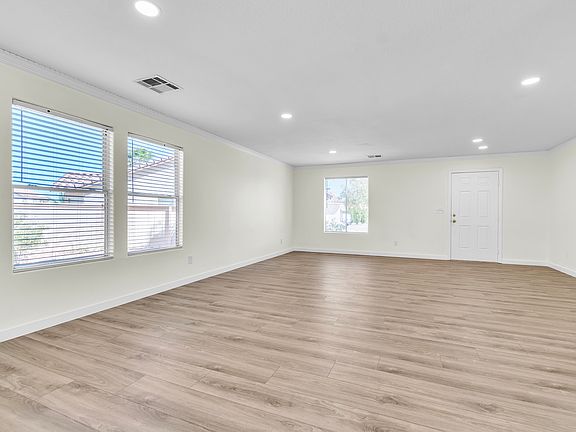 5th image of 366 Penney View Ct