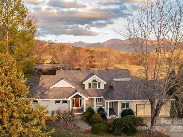 4 Crescent Ct, Weaverville, NC 28787