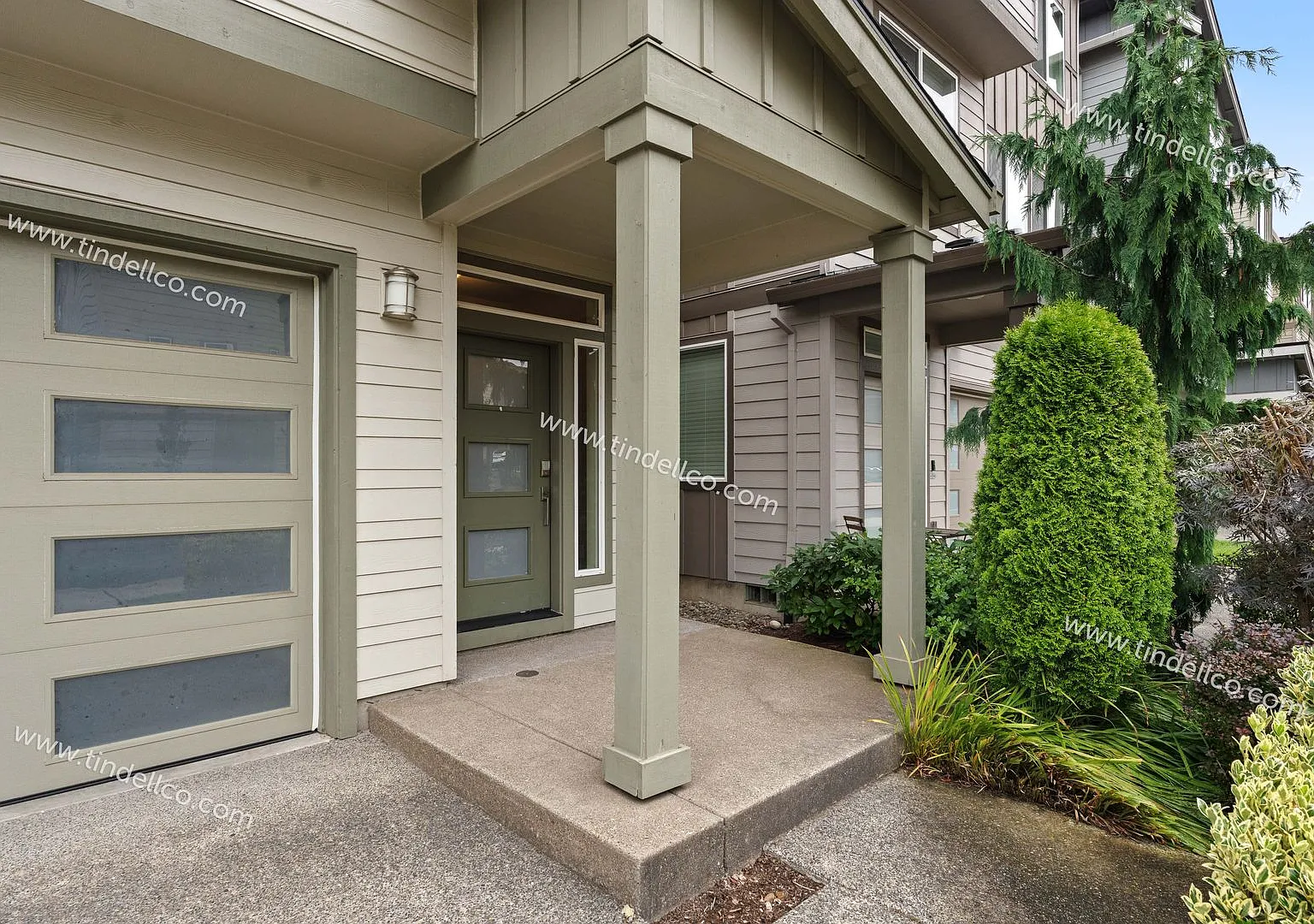 Modern 3-Bedroom Home with Spacious Bonus Room in Desirable Happy Valley! — Photo 2