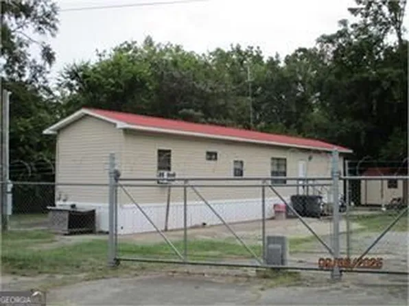 420 W Trilby St, Wrightsville, GA 31096