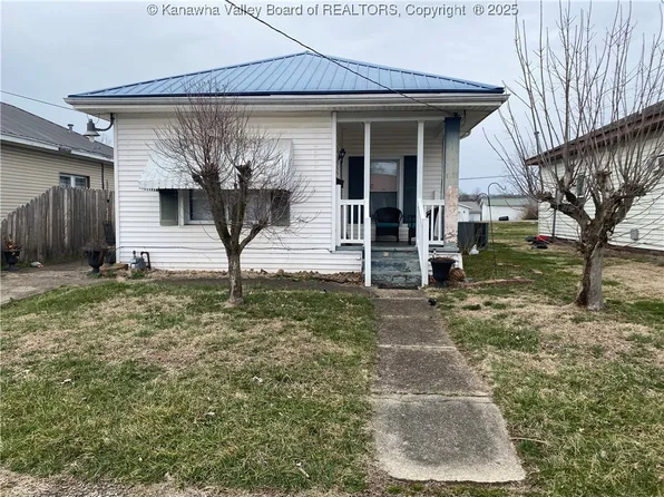 2109 Lincoln Ave, Point Pleasant, WV 25550