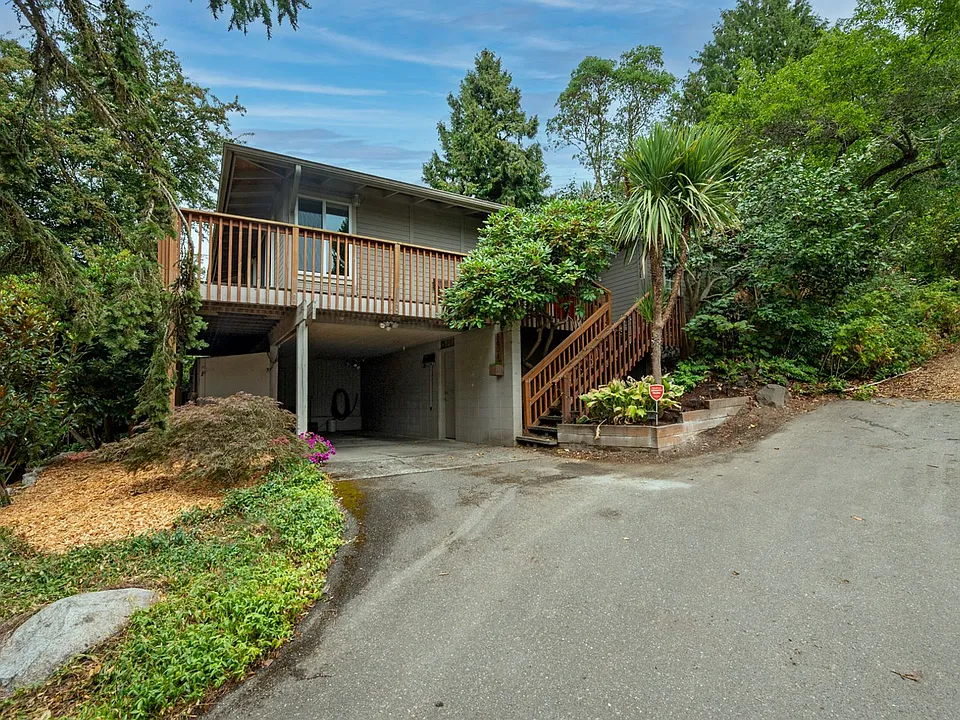5008 Puget Blvd SW